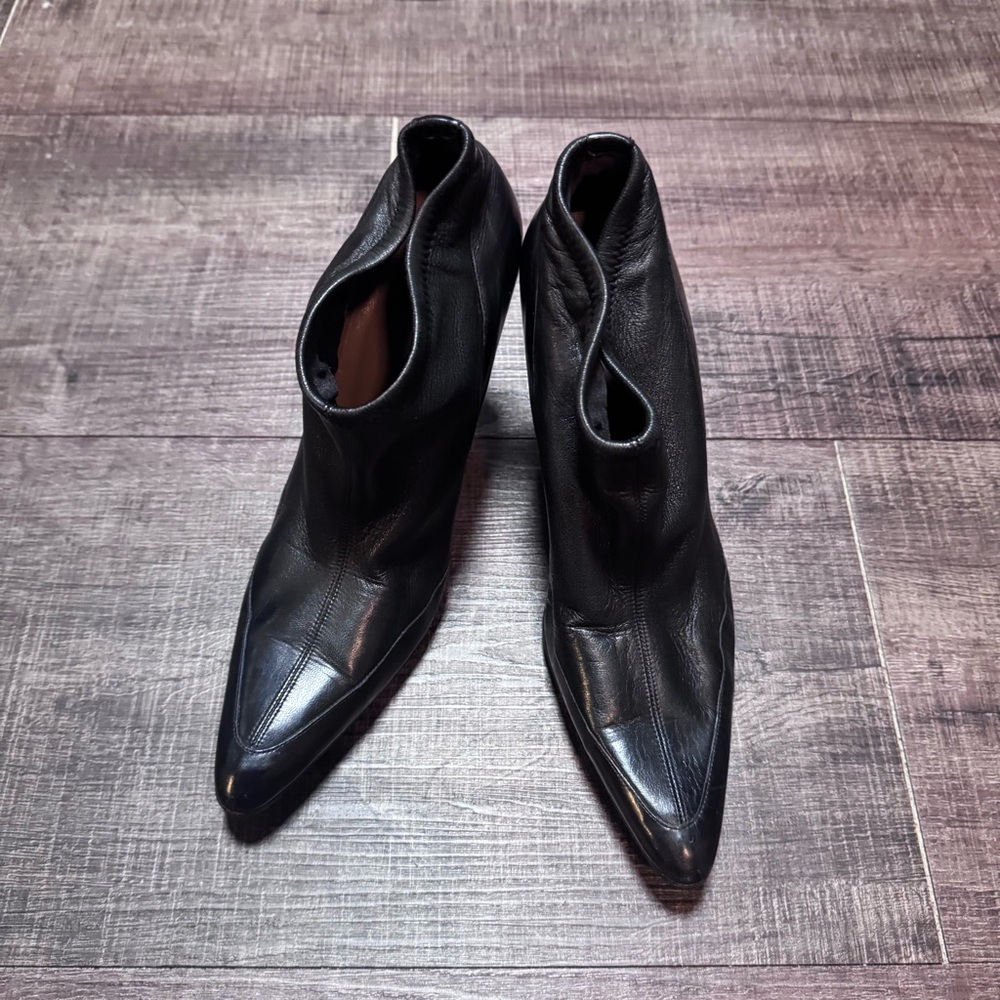 Vintage Gucci Black Leather Heels